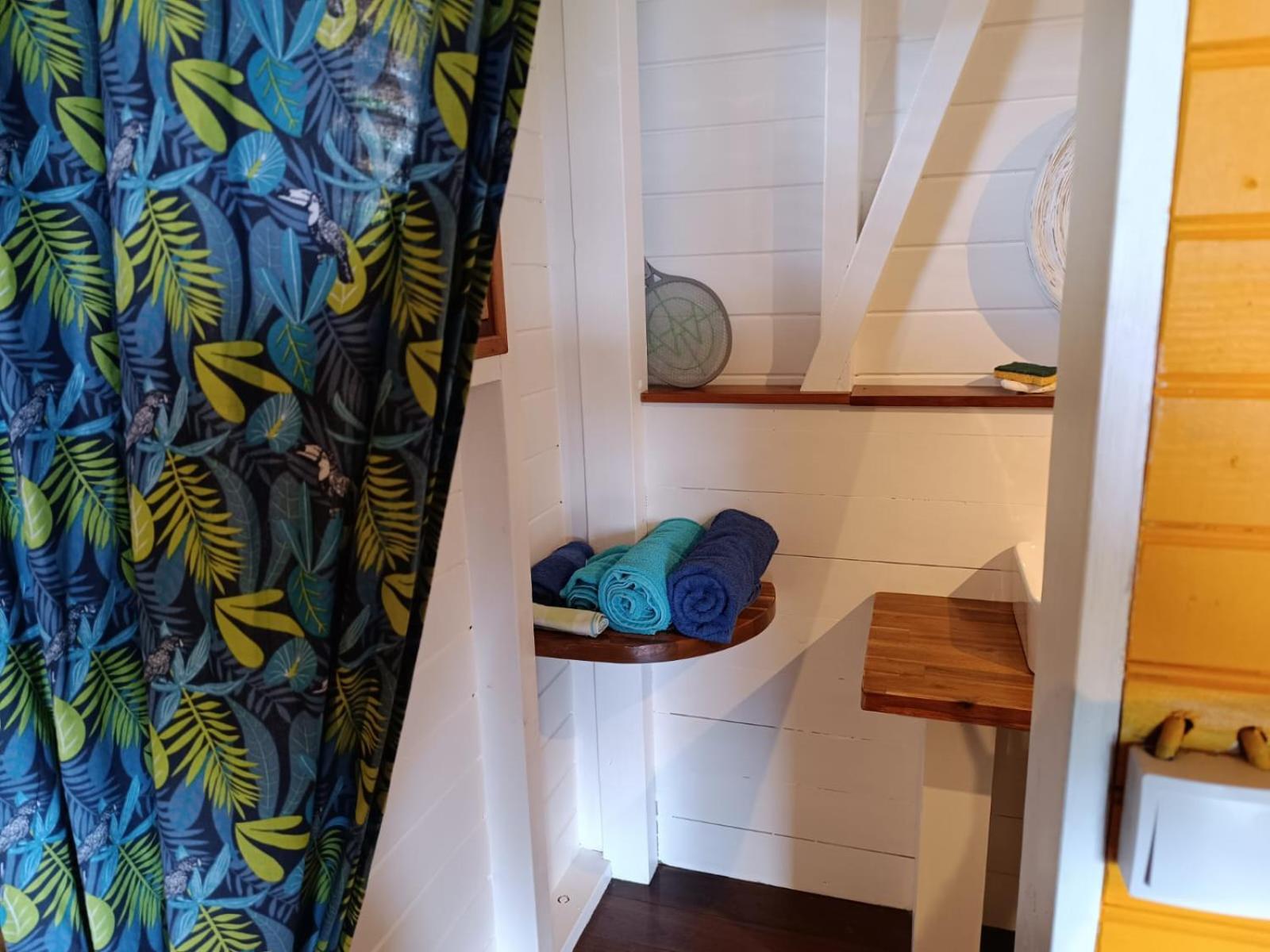 Ti Kaz Anoli Cottage En Bois Avec Vue Sur La Baie Terre-de-Bas Екстериор снимка